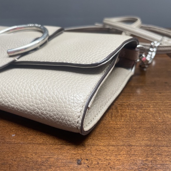 Nine West Nude Crossbody Bag Converts To Wristlet/clutch silver Hardware - Picture 3 of 12